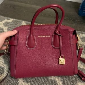 Micheal kors crossbody medium